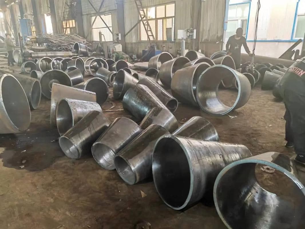 RIDUZIONE IN A335 P92 910×810×32mm SPEDITA IN VIETNAM